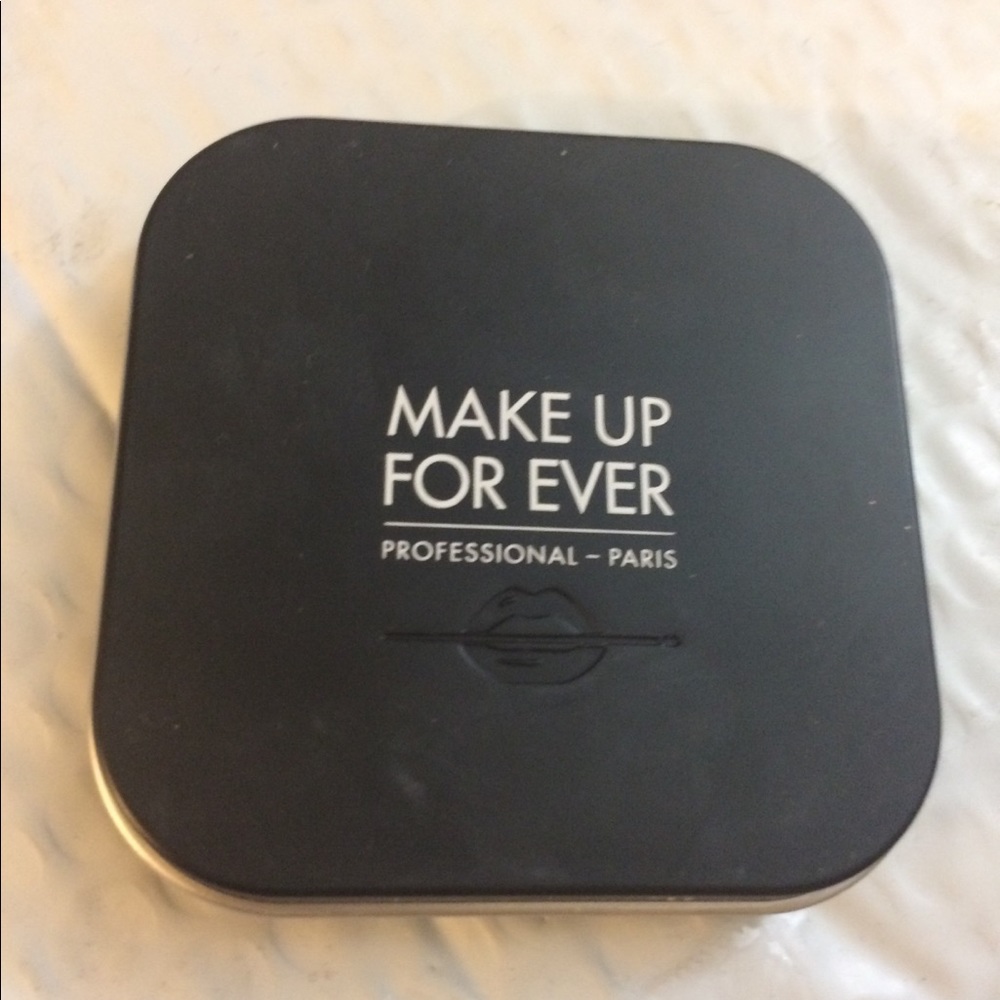 Make up forever HD pressed powder